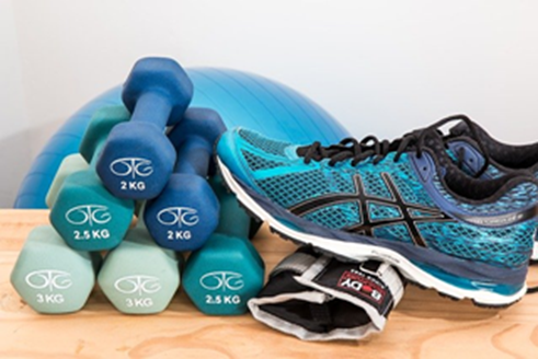 Une image contenant chaussures, chaussures de sport, chaussure, Chaussure de marche
Le contenu généré par l’IA peut être incorrect.